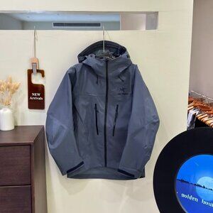 Arcteryx Beta  Beta lt Jacket Women/ men  --XL